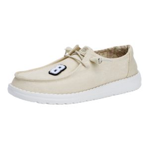 43375-066_BLACKWHITE_NUMBER8PATCH_ONSHOE.jpg